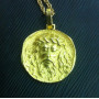 Кулон из желтого золота 750 пробы с ликом Зевса