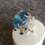 Кольцо в форме осьминога с бриллиантами