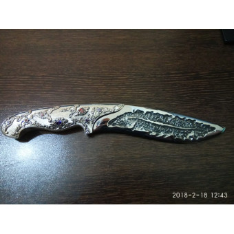 Нож ювелирной работы из серебра с инкрустацией драгоценных камней в ручку