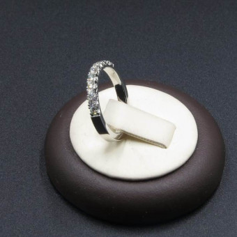 Помолвочное эксклюзивное кольцо из золота с бриллиантами